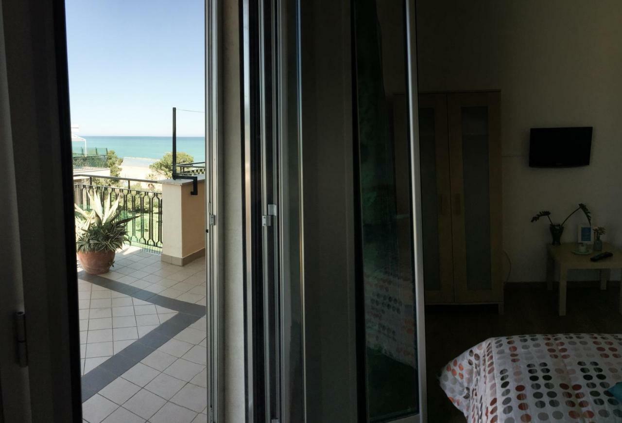L'Ancora B&B Монтесильвано Экстерьер фото